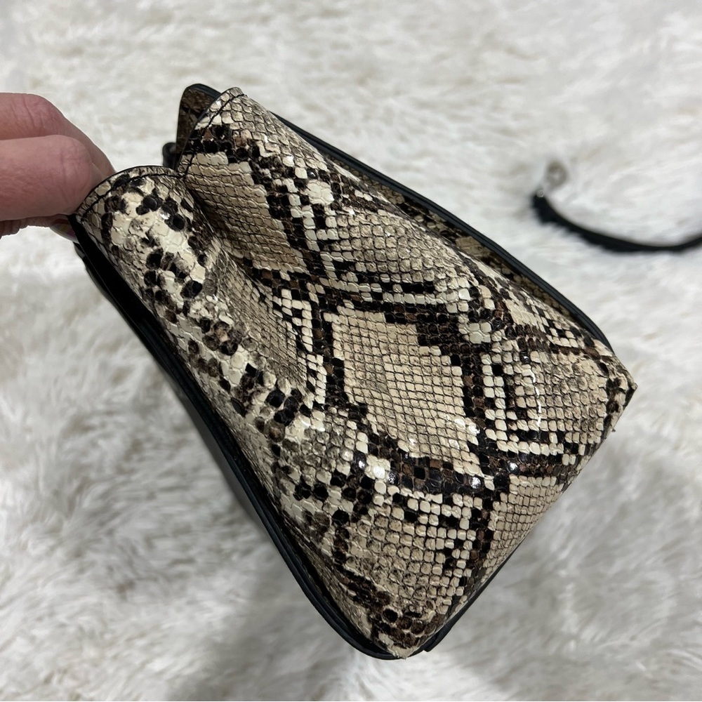 Tutilo New York Black w/Snake Skin Print Shoulder Crossbody Faux Leather Bag - Picture 11 of 15